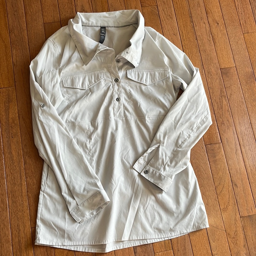 Women’s mountain hardware top